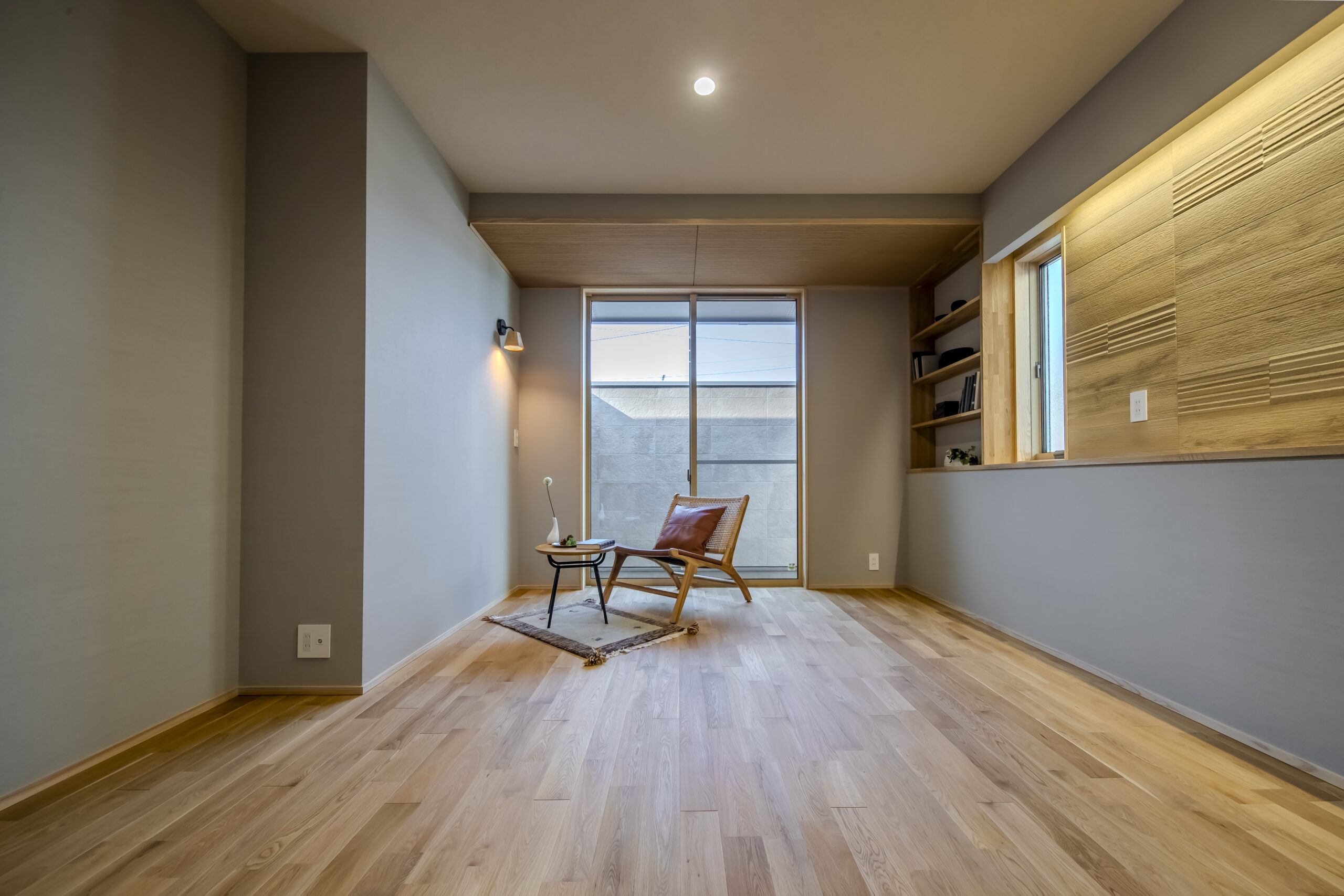 大自然を望む庭のある家