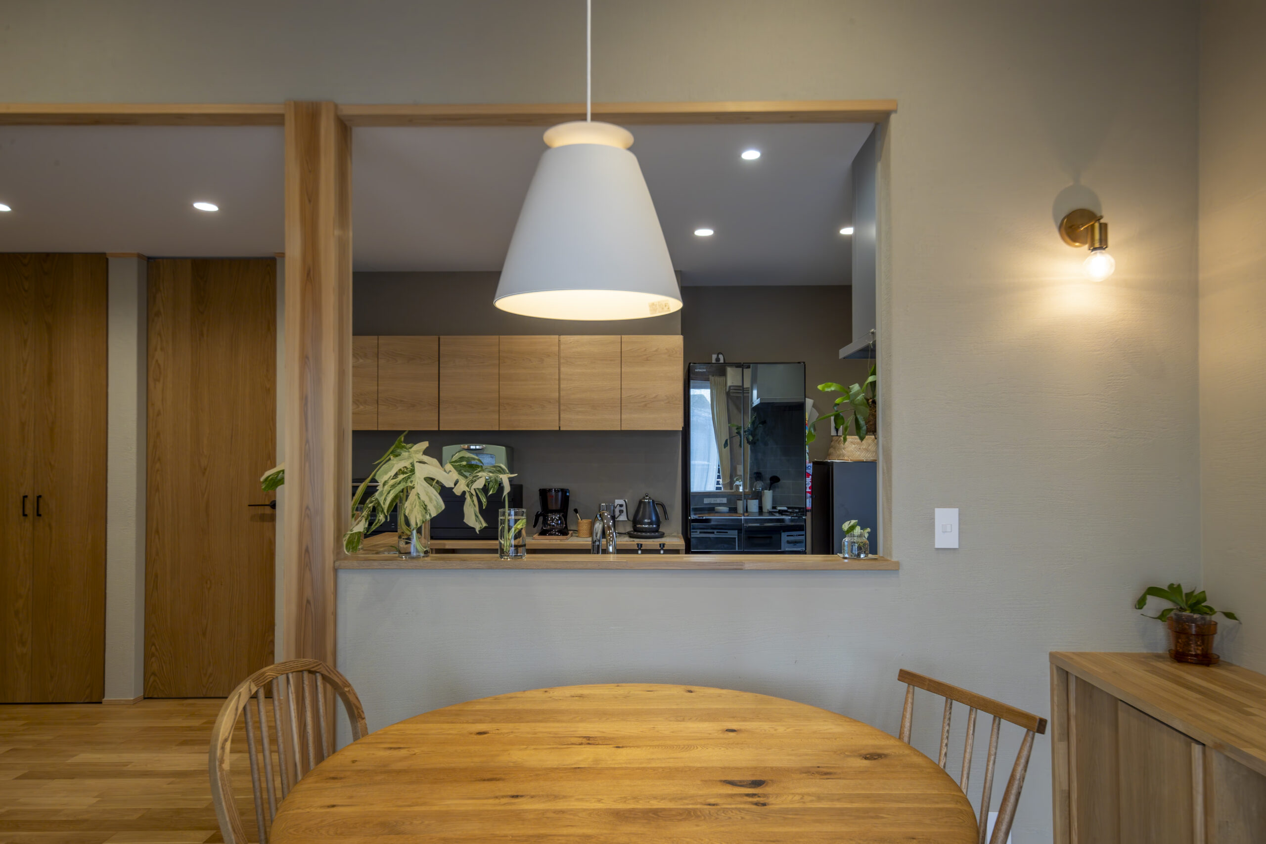 木目アクセントの爽やかな家